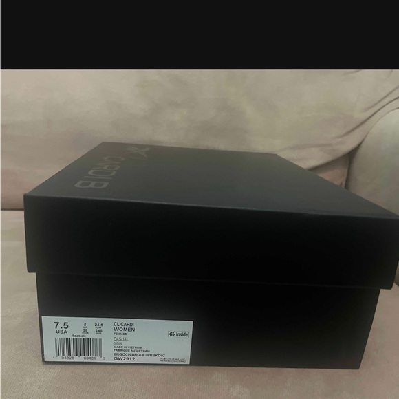 CL Cardi- Reebok - Picture 2 of 5